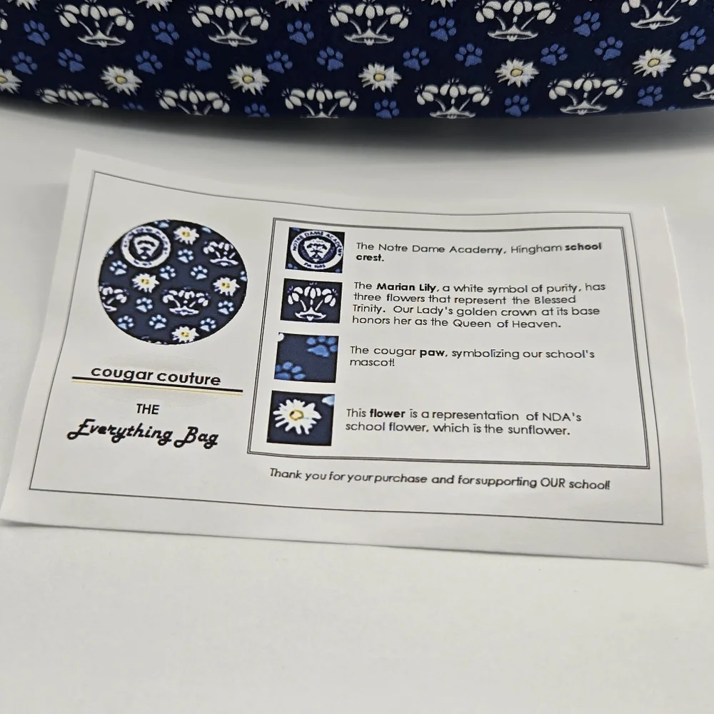 Vinyard Vines Notre Dame Academy Hingham School Crest Shaving or Cosmetic Bag - Picture 9 of 10